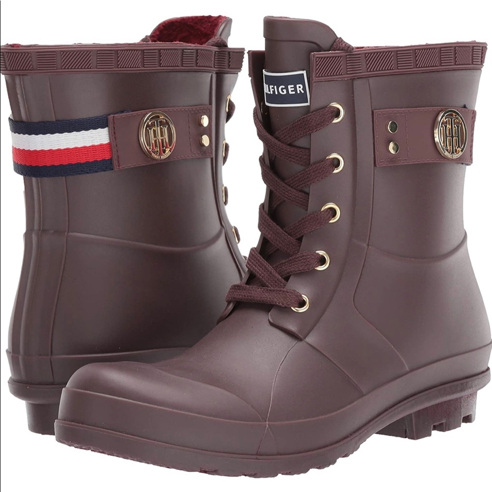 Tommy Hilfiger Women's Trineti Snow Boot.